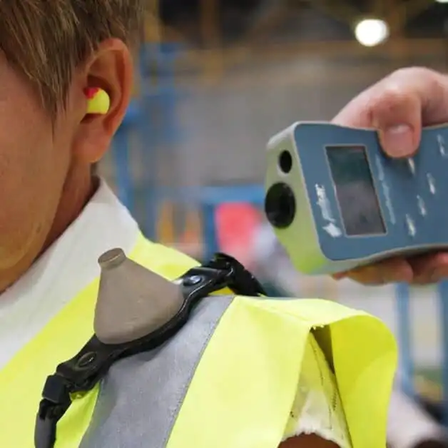 Using the NoiseBadge Reader Unit to set up and download noise exposure data